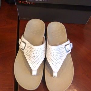 🐇👌Vionic Pacific Capitola White Sandals Size 8